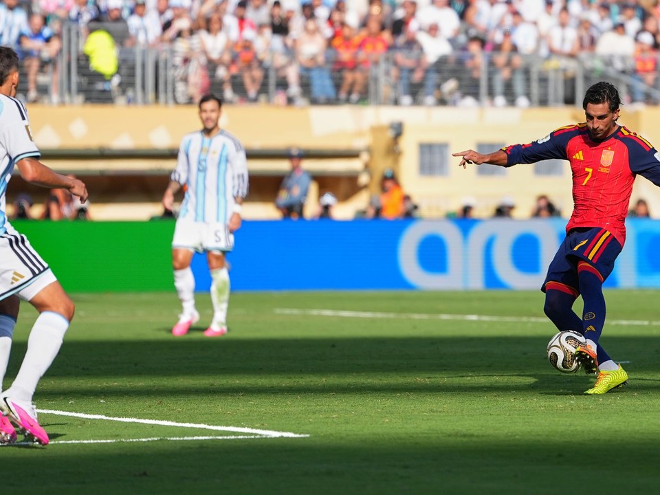 Španiel Ferran Torres (7) strelil víťazný gól vo finále MS medzi Španielskom a Argentínou.