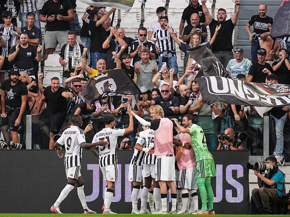 Hráči Juventusu oslavujú gól