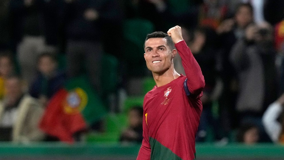 Cristiano Ronaldo sa teší po strelenom góle v zápase Portugalsko - Lichtenštajnsko v kvalifikácii EURO 2024.