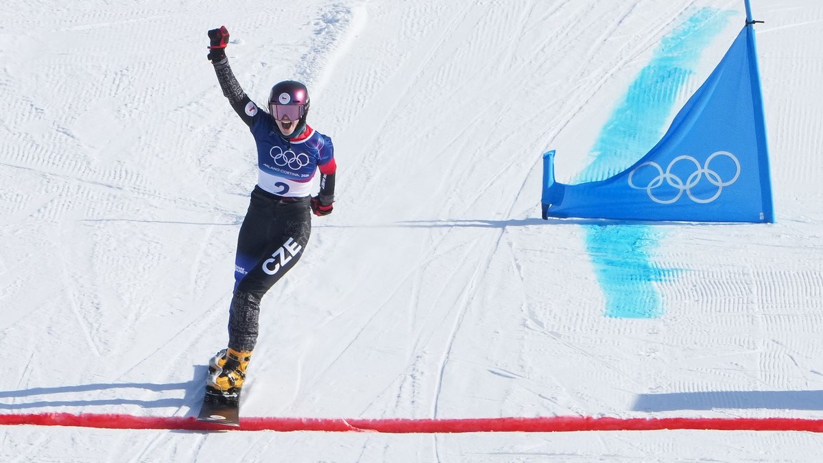 Zuzana Maděrová sa teší v cieli