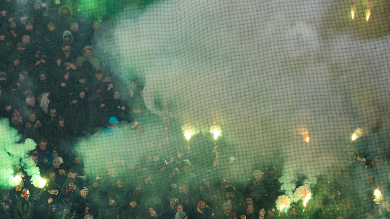 Fanúšikovia Feyenoordu v zápase proti Bayernu Mníchov.