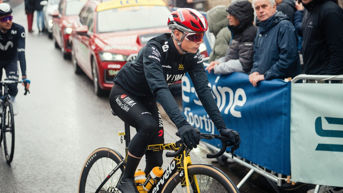 Jonas Vingegaard počas pretekov Paríž - Nice 2025.