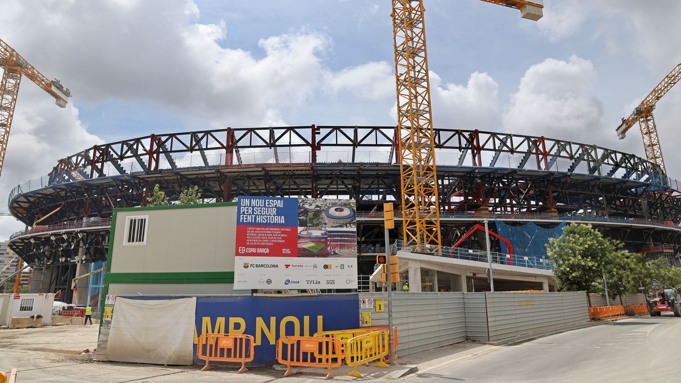 Barcelonský štadión Spotify Camp Nou počas rekonštrukcie. 