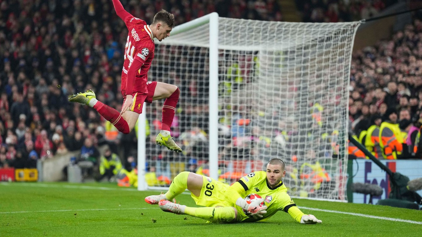 Lucas Chevalier v drese OSC Lille v zápase proti FC Liverpool.