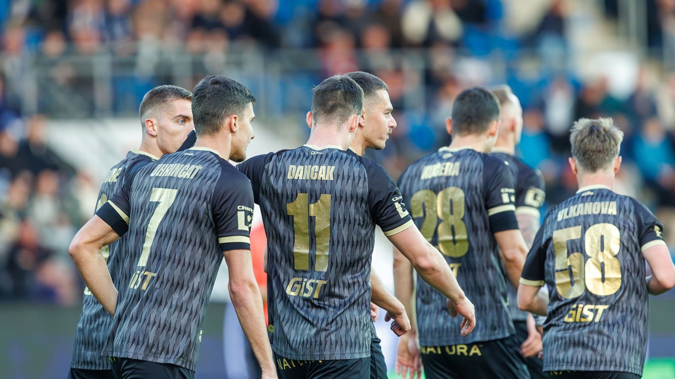 Jakub Uhrinčať v drese HC Hradec Králové