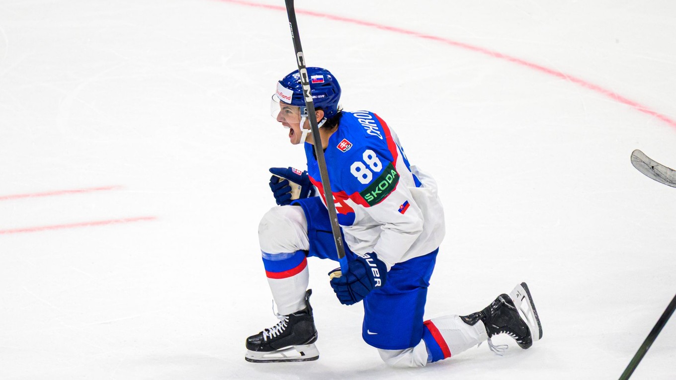Na snímke Martin Chromiak (Slovensko) sa teší z druhého gólu Slovenska v zápase základnej B-skupiny Slovensko - Česko.