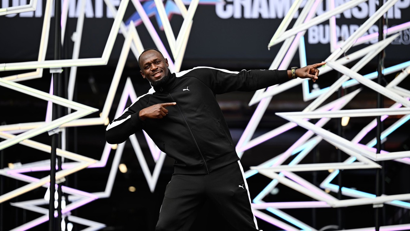 Bývalý jamajský šprintér Usain Bolt prichádza na oficiálne otvorenie Ultimátnych majstrovstiev sveta v atletike v Budapešti.