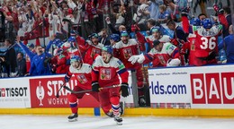 Hokejisti Česka sa tešia po výhre  nad USA z postupu do semifinále MS 2024.