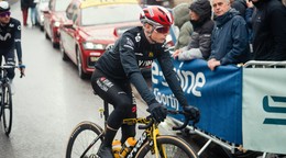 Jonas Vingegaard počas pretekov Paríž - Nice 2025.