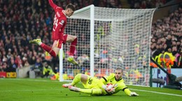 Lucas Chevalier v drese OSC Lille v zápase proti FC Liverpool.