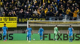 Futbalisti Slovana Bratislava po inkasovaní gólu.