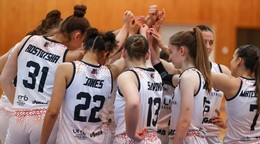 Hráčky tímu BK ŠK UMB Banská Bystrica.