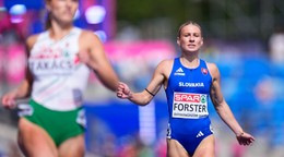 Slovenská atlétka Viktória Forsterová (vpravo) 