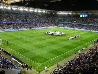 Nástup tímov v zápase ŠK Slovan Bratislava - FC Midtjylland v odvete play-off Ligy majstrov.