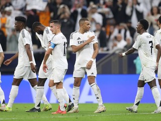 Kylian Mbappé (v strede) sa teší po strelenom góle v zápase Real Madrid - CF Pachuca vo finále Interkontinentálneho pohára 2024.