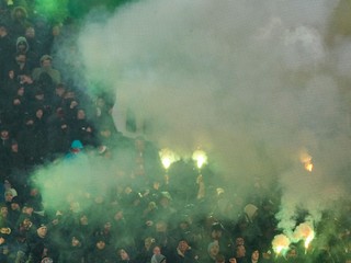 Fanúšikovia Feyenoordu v zápase proti Bayernu Mníchov.