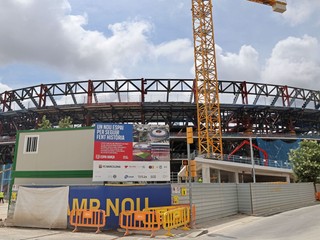 Barcelonský štadión Spotify Camp Nou počas rekonštrukcie. 