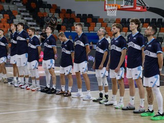 Hráči Slovenska pred zápasom baSKet Summer Challenge Slovensko - Angola.