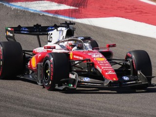Charles Leclerc na Ferrari počas prvého tréningu na VC USA.