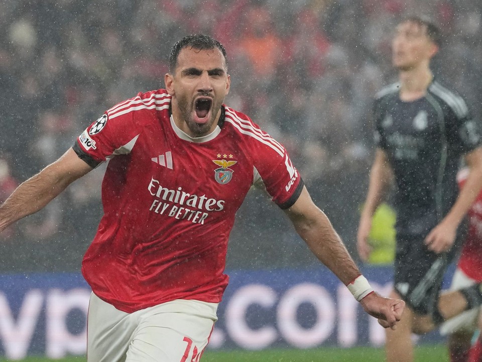 Vangelis Pavlidis oslavuje gól do siete Realu Madrid.