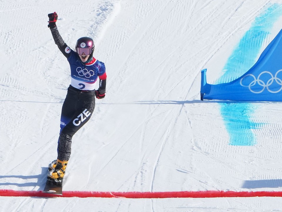 Zuzana Maděrová sa teší v cieli