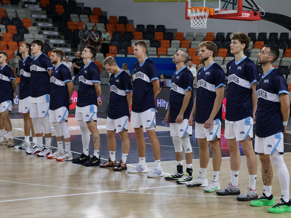 Hráči Slovenska pred zápasom baSKet Summer Challenge Slovensko - Angola.