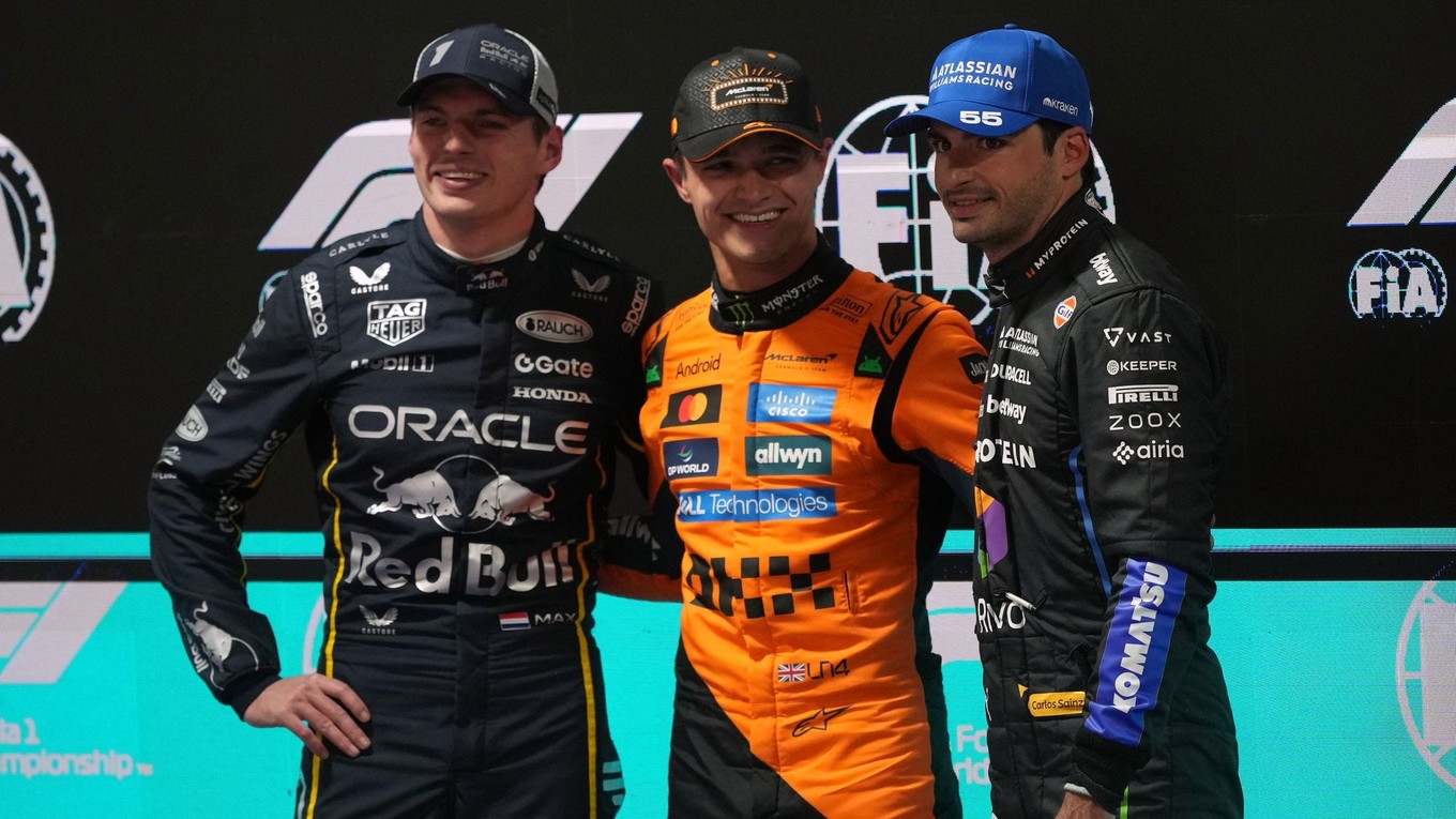Najlepší traja v kvalifikácii na VC Las Vegas. (Zľava) Verstappen, Norris a Sainz