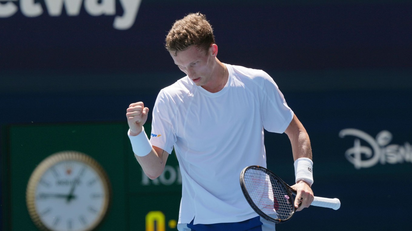 Český tenista Jiří Lehečka.