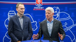 Prezident Slovenského zväzu ľadového hokeja (SZĽH) Miroslav Šatan a predseda komisie pre podujatia a šampionáty IIHF Franz Reindl.