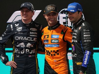 Najlepší traja v kvalifikácii na VC Las Vegas. (Zľava) Verstappen, Norris a Sainz