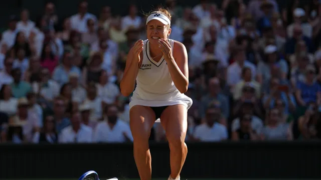 Linda Nosková sa teší z triumfu vo finále Wimbledonu 2026