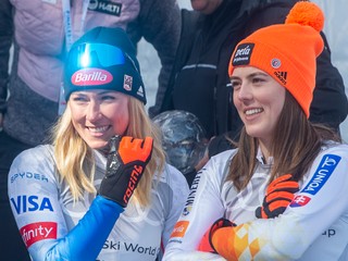 Petra Vlhová a Mikaela Shiffrinová počas finále SP v Courcheveli a Méribeli 2022. 