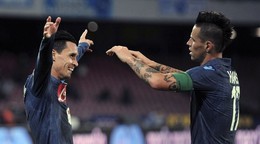 José María Callejón a Marek Hamšík.