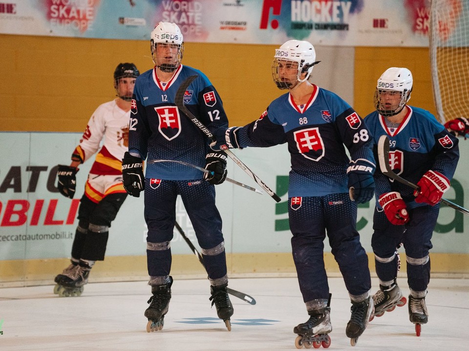Slovenskí reprezentanti na ME v inline hokeji do 19 rokov 2025.