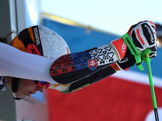 Petra Vlhová pri štarte 1. kola obrovského slalomu v Söldene.