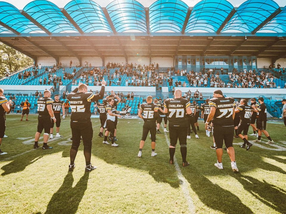 Hráči Nitra Knights na domácom štadióne.