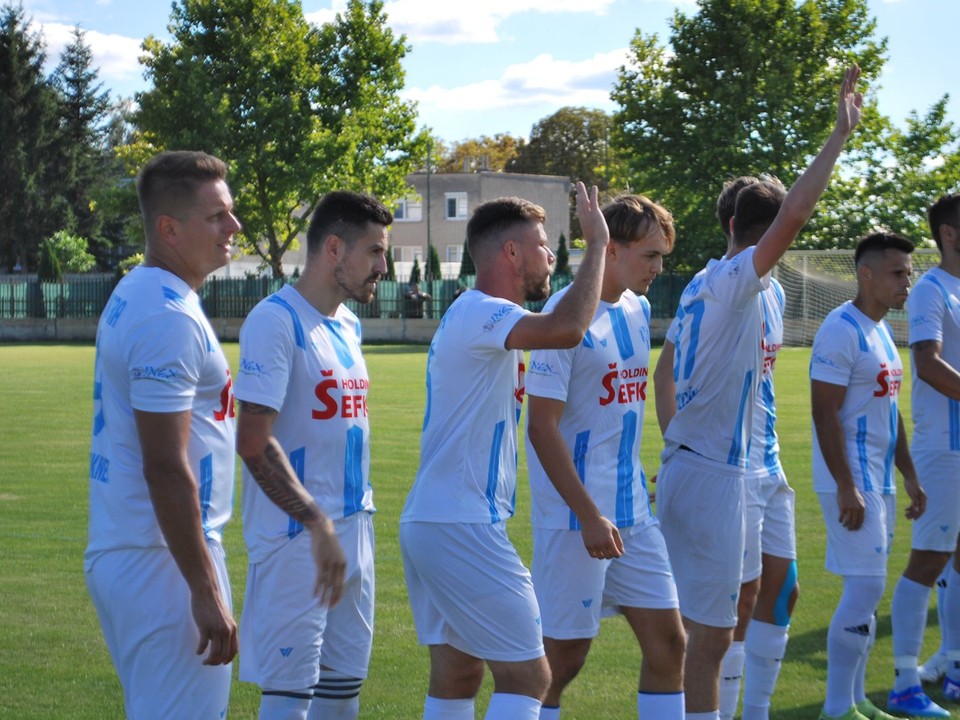 AC Nitra pred zápasom v Tvrdošovciach. Prvý zľava kanonier Matúš Paukner.