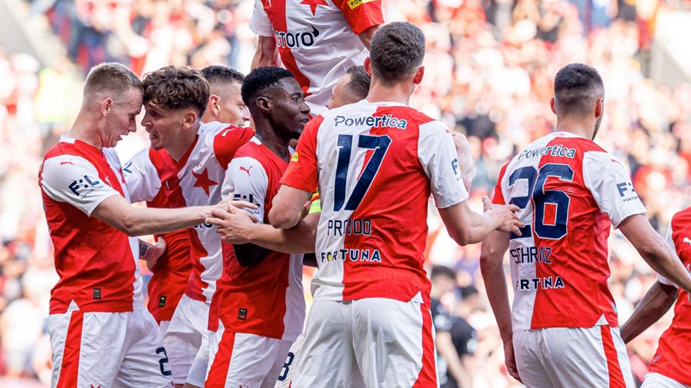 Gólová radosť hráčov Slavie Praha.