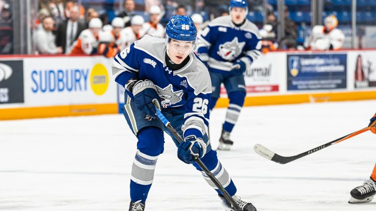 Ján Chovan v drese Sudbury Wolves.