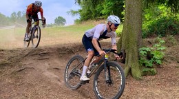 Valtteri Bottas na cyklistických pretekoch v Česku. 