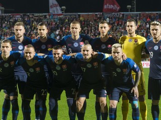 Slovenskí futbaloví reprezentanti, hore zľava Milan Škriniar, Dávid Hancko, Denis Vavro, Róbert Boženík, Martin Dúbravka a Juraj Kucka. Dole zľava Peter Pekarík, Stanislav Lobotka, Róbert Mak, Marek Hamšík a Albert Rusnák počas kvalifikačného zápasu E-skupiny EURO 2020 Chorvátsko - Slovensko.