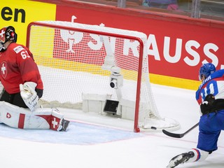 Tomáš Tatar nepremenil veľkú šancu v zápase proti Švajčiarsku.