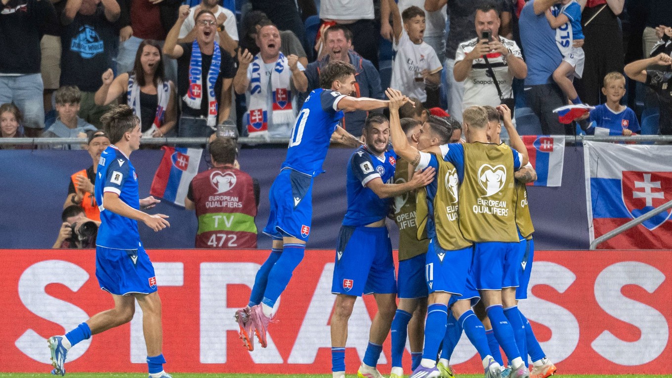 Gólová radosť slovenských futbalistov po góle na 2:0 v úvodnom kvalifikačnom zápase na MS 2026 A-skupiny Slovensko - Nemecko.