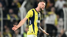 Milan Škriniar v drese Fenerbahce Istanbul