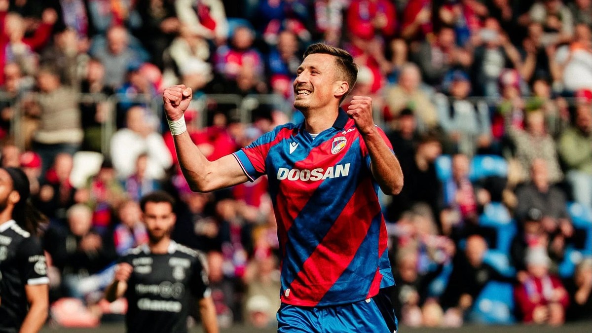 Dávid Krčík (číslo 37). 
