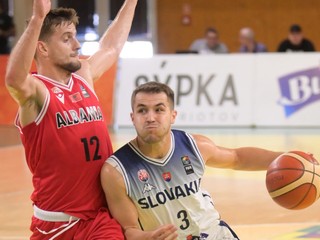 Slovenský basketbalista Matej Majerčák v zápase proti Albánsku.