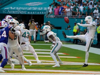 Nevydarený pokus o punt v podaní Thomasa Morsteada.