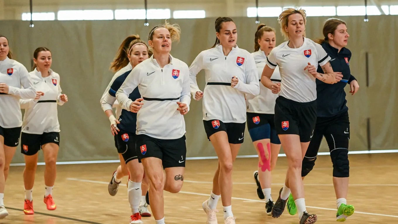 Slovenské futsalistky pred medzinárodným turnajom v Srbsku. 