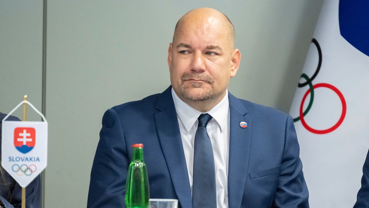 minister cestovného ruchu a športu Dušan Keketi