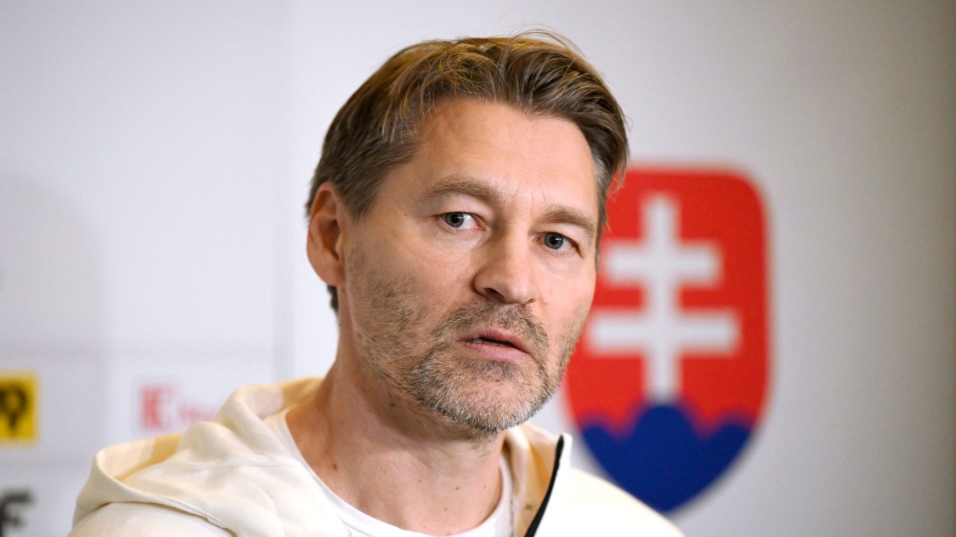 Na snímke tréner slovenskej hokejovej reprezentácie Vladimír Országh.